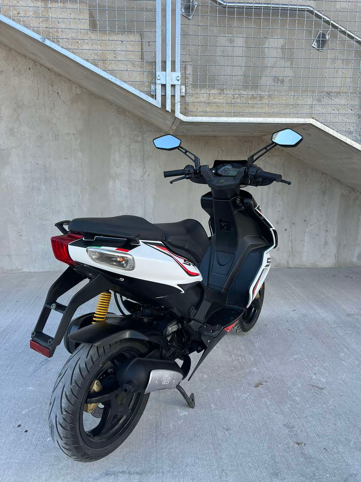 Aprilia SR50 R 2T 25kmh 2016