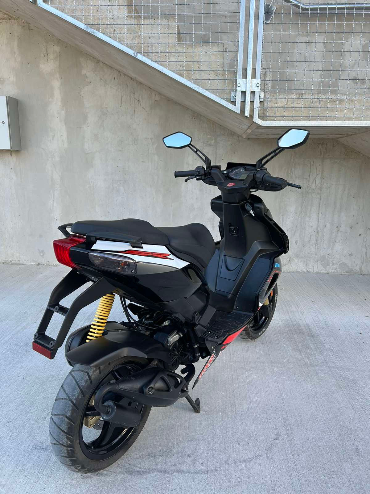 Aprilia SR50 R 2T 25kmh 2013