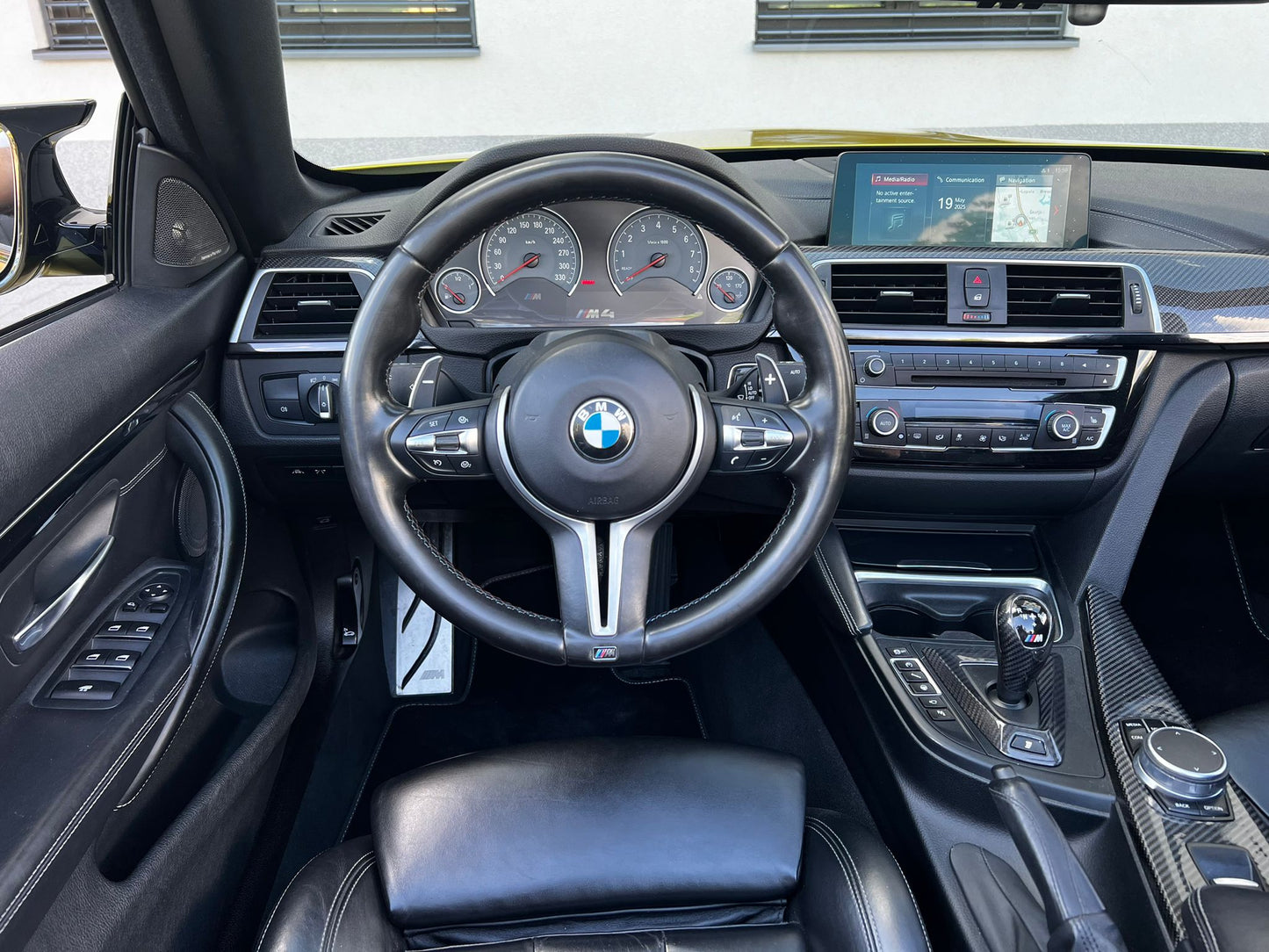 BMW M4 KEYLESS-CARBON-360-HUD-INDIVIDUAL