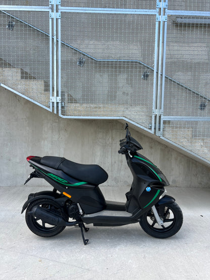 Piaggio NRG POWER 25KMH ZELO LEP - VODNO HLAJEN - DISKI