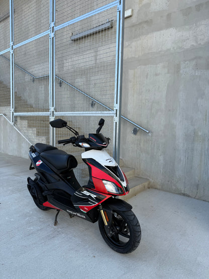 Aprilia SR50R SBK REPLICA 25KMH ZELO LEP