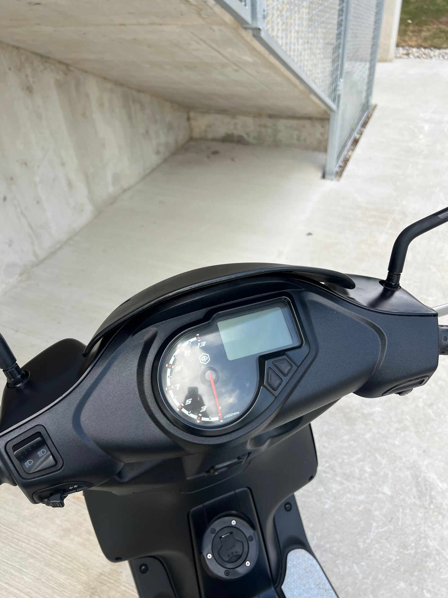 Piaggio NRG POWER 25KMH ZELO LEP - VODNO HLAJEN - DISKI