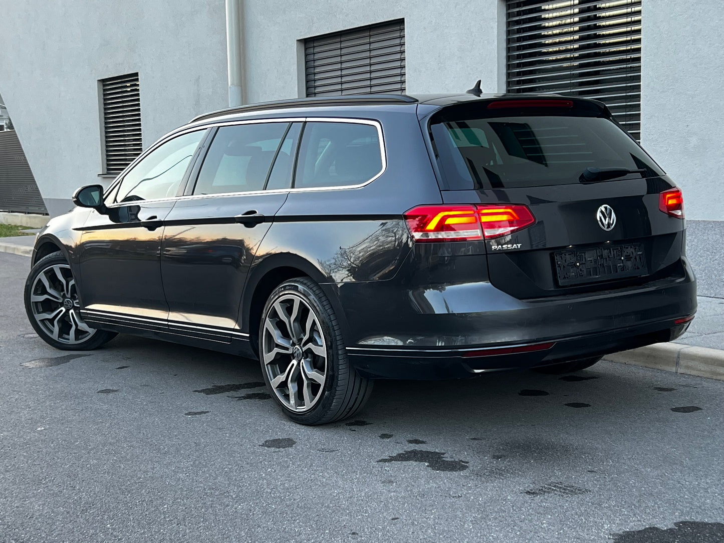 Volkswagen Passat Variant 2.0 TDI DSG-DIGITAL-KAMERA-CARPLAY-LIZING TUJCI