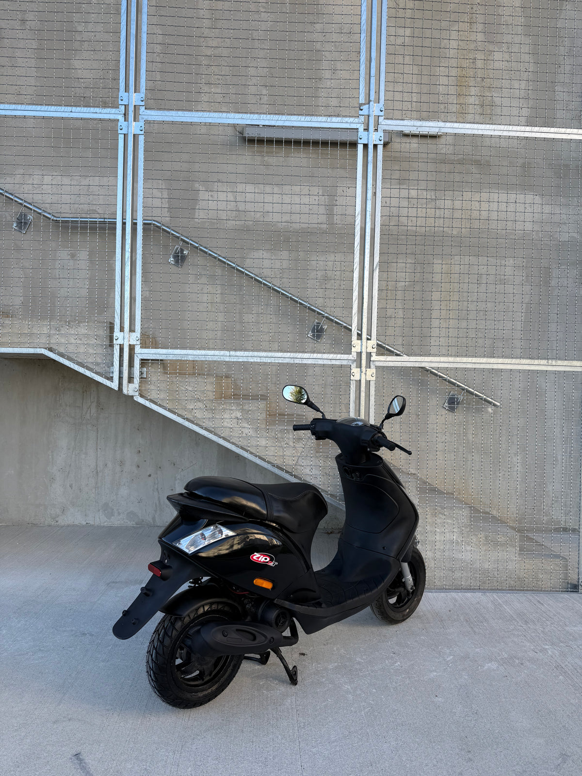 Piaggio ZIP 2T 25KMH ZELO LEP