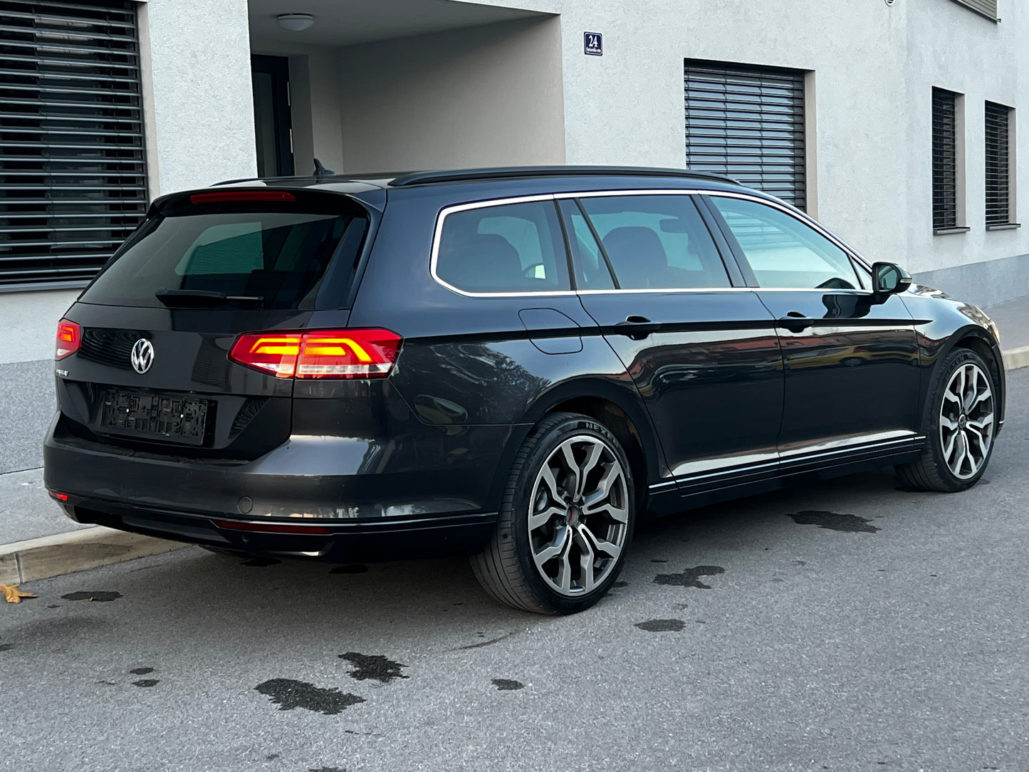 Volkswagen Passat Variant 2.0 TDI DSG-DIGITAL-KAMERA-CARPLAY-LIZING TUJCI