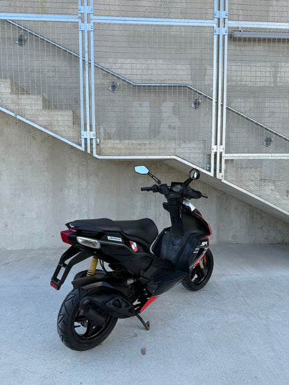 Aprilia SR50R SBK REPLICA 25KMH ZELO LEP