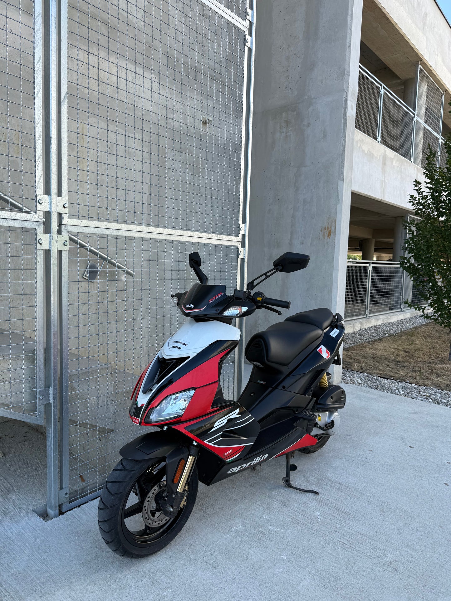 Aprilia SR50R SBK REPLICA 25KMH ZELO LEP