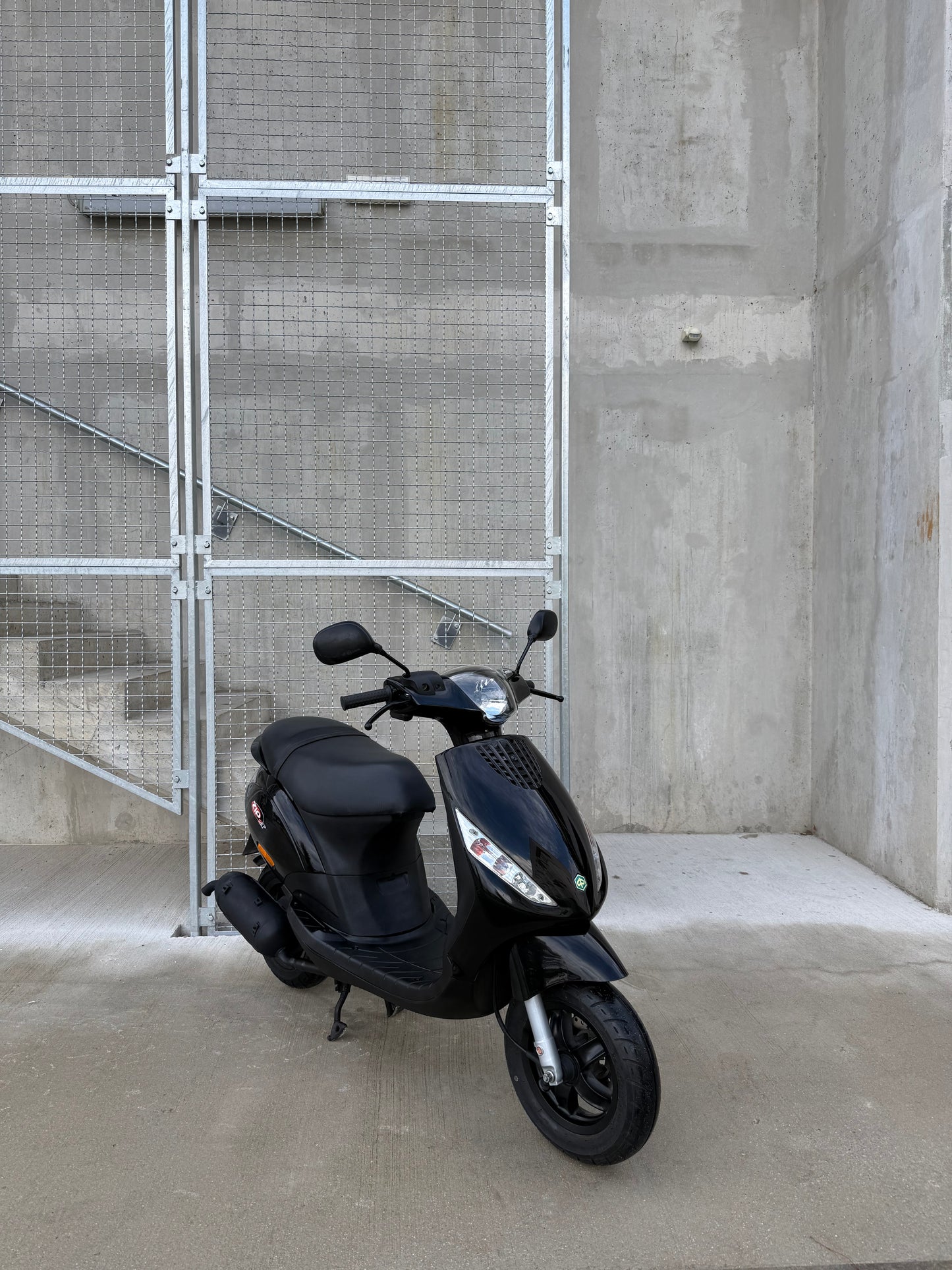 Piaggio ZIP 2T 25KMH ZELO LEP