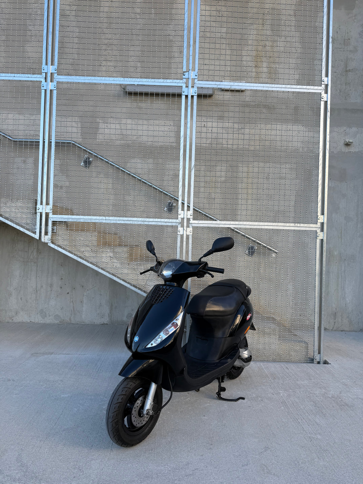 Piaggio ZIP 2T 25KMH ZELO LEP