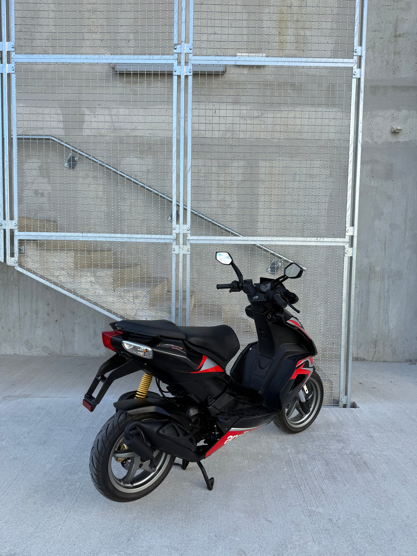 Aprilia SR50R 2T 25kmh 2010