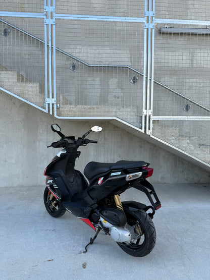 Aprilia SR50R SBK REPLICA 25KMH ZELO LEP