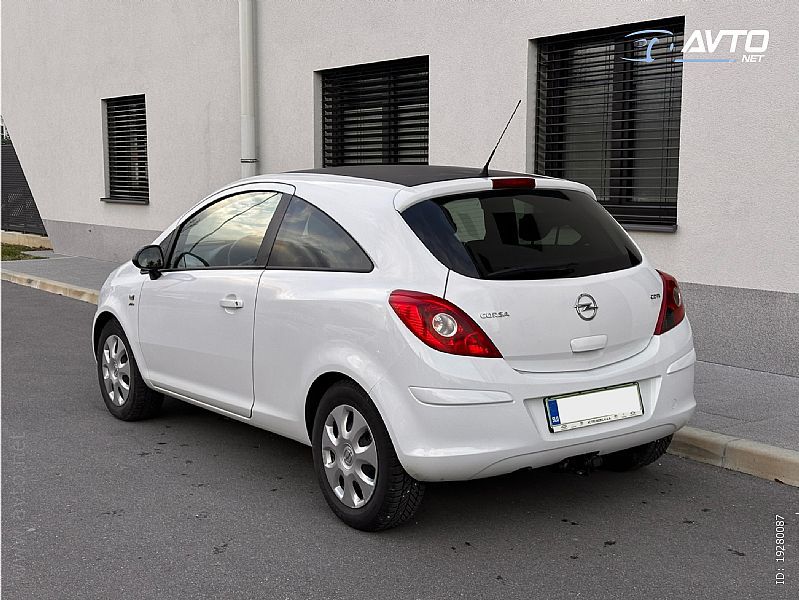 Opel Corsa 1.3 CDTI BLACK AND WHITE EDITION