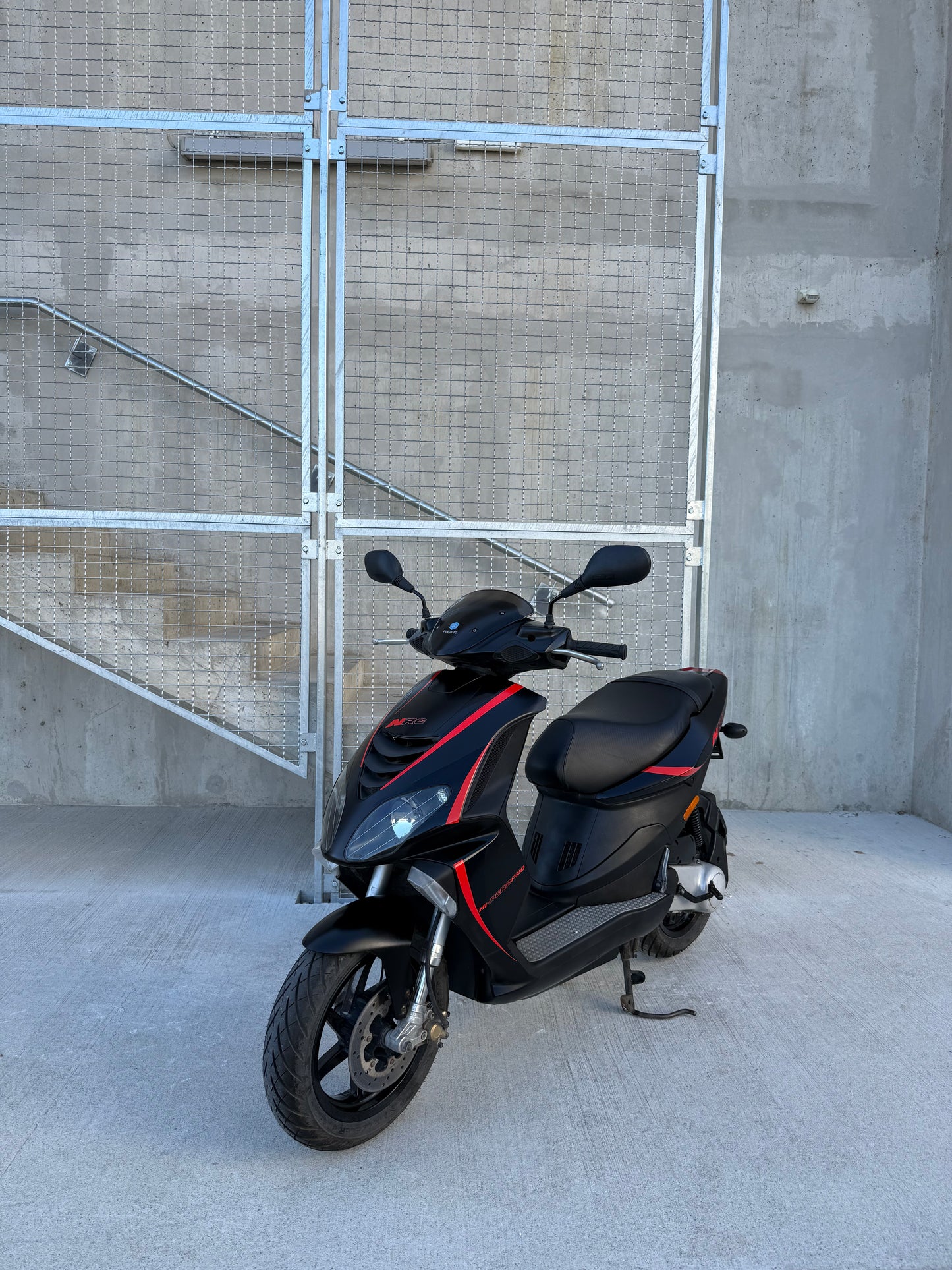 Piaggio NRG POWER 25KMH - ZELO LEP