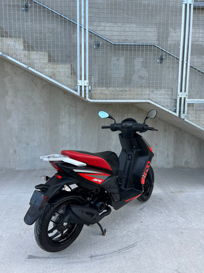 Aprilia SR50R 25KMH ZELO LEP