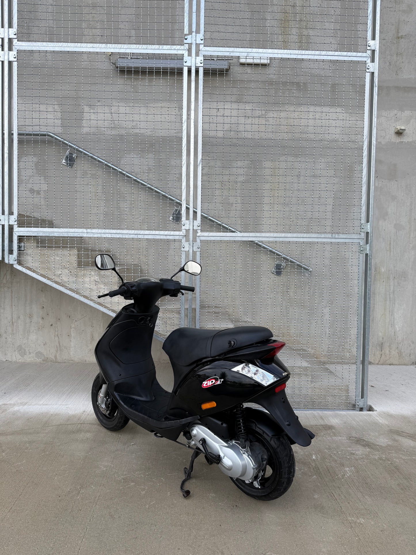Piaggio ZIP 2T 25KMH ZELO LEP