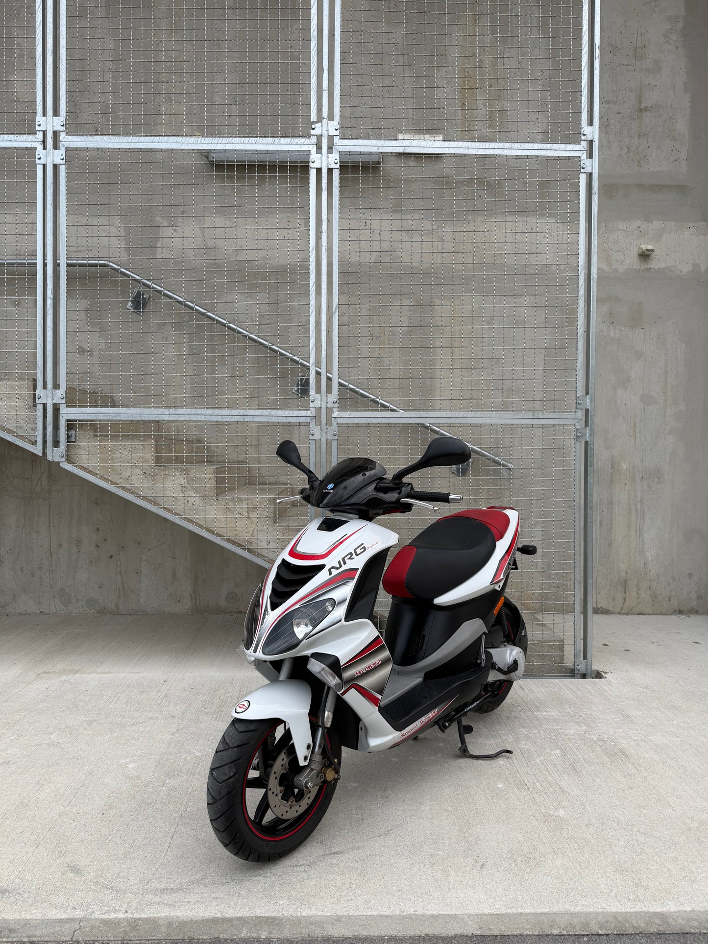 Piaggio NRG POWER 25KMH - ZELO LEP