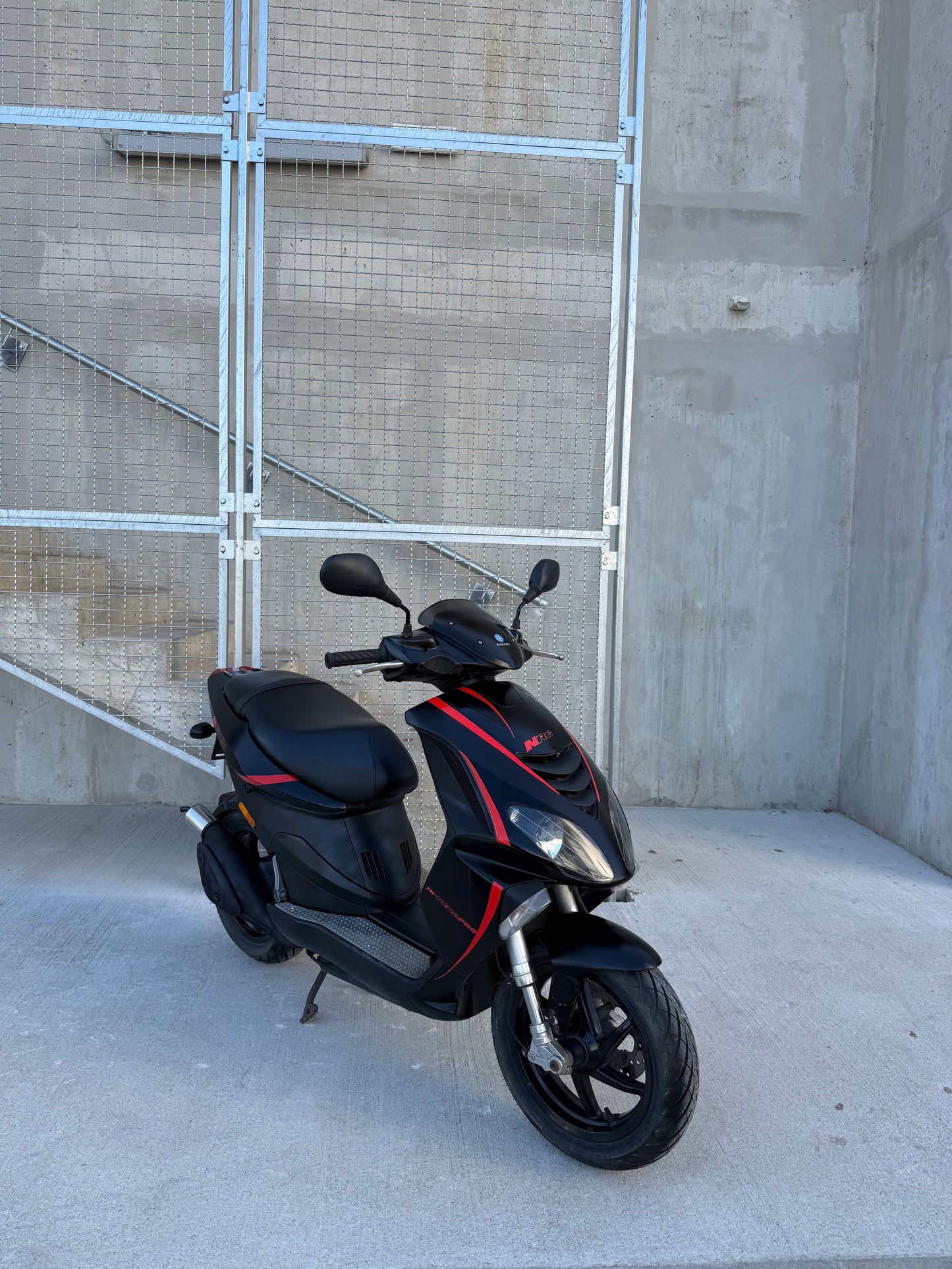 Piaggio NRG POWER 25KMH - ZELO LEP