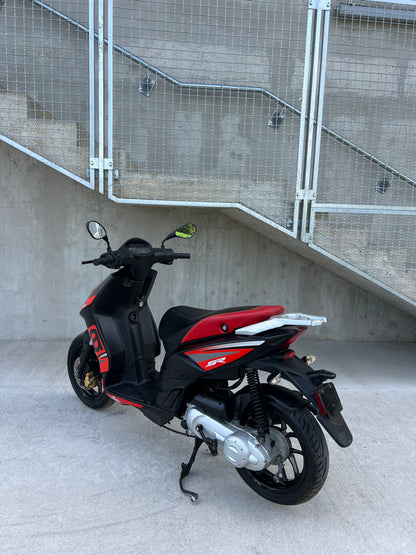 Aprilia SR50R 25KMH ZELO LEP