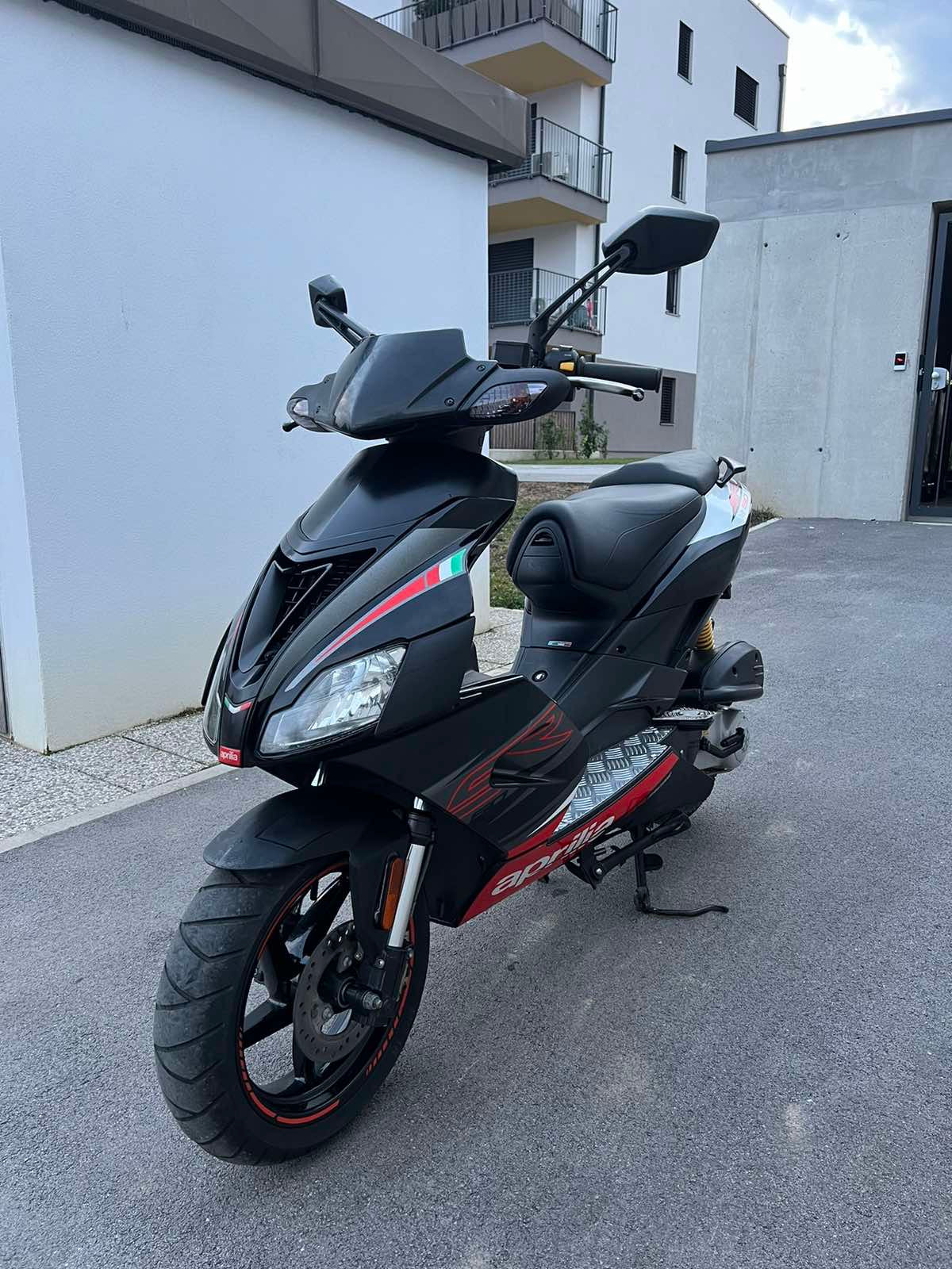 Aprilia SR50 R 2T 25kmh 2017