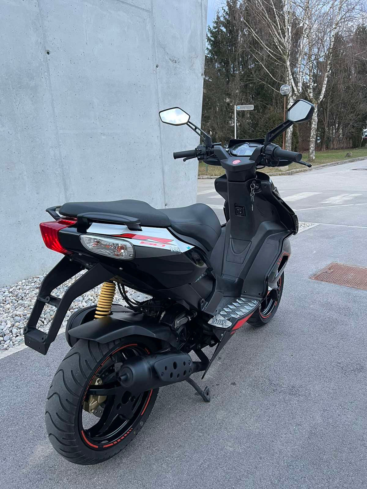 Aprilia SR50 R 2T 25kmh 2017
