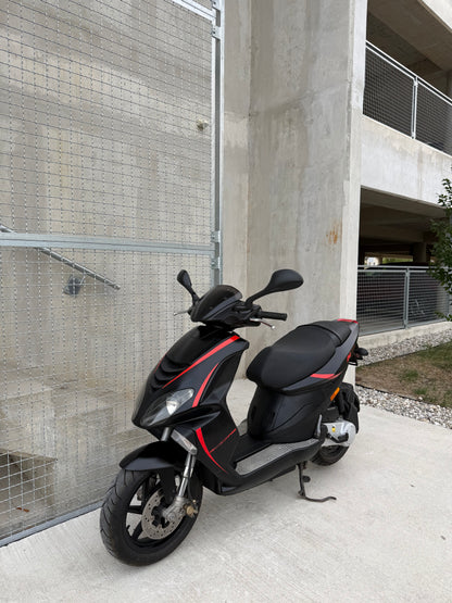 Piaggio NRG POWER 25KMH VODNO HLAJEN - DISKI- ZELO LEP