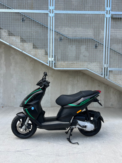 Piaggio NRG POWER 25KMH ZELO LEP - VODNO HLAJEN - DISKI