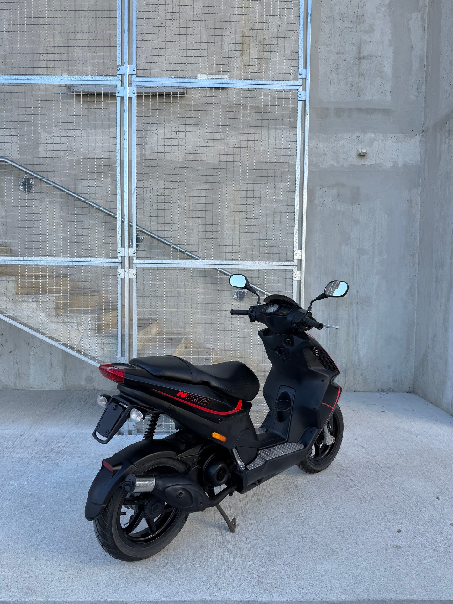 Piaggio NRG POWER 25KMH - ZELO LEP