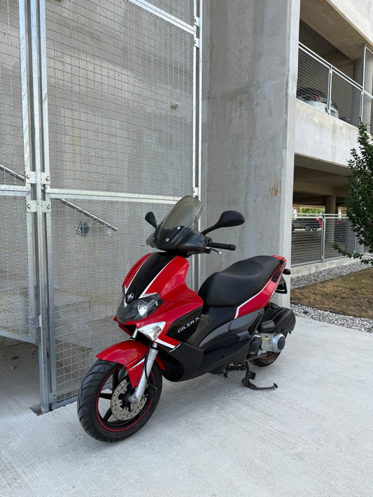 Gilera RUNNER ST125 KOT NOV - SAMO 5700KM