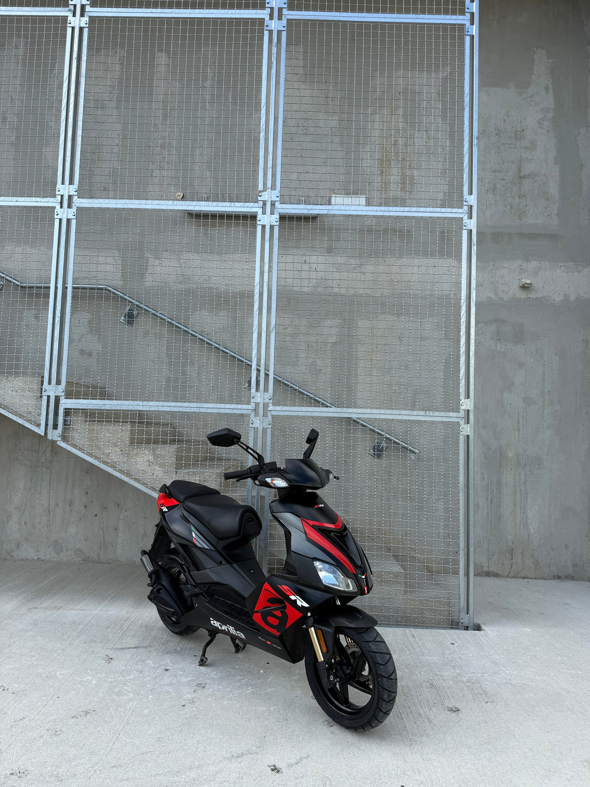 Aprilia SR50 R 2T 25kmh
