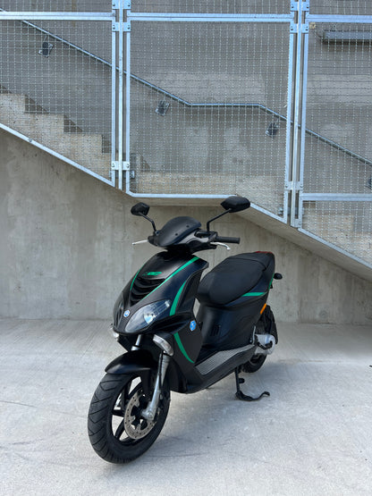 Piaggio NRG POWER 25KMH ZELO LEP - VODNO HLAJEN - DISKI