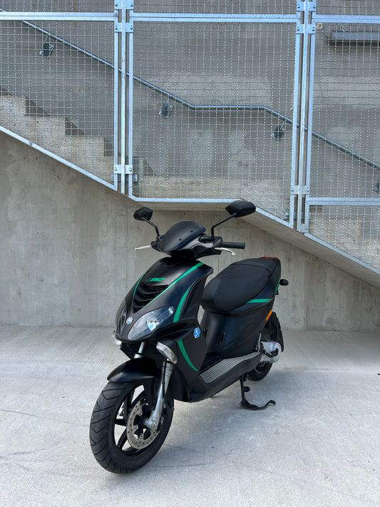Piaggio NRG POWER 25KMH ZELO LEP - VODNO HLAJEN - DISKI