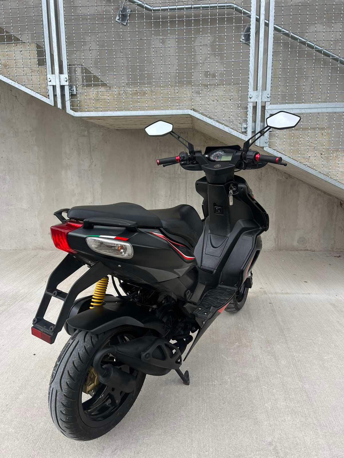 Aprilia SR50 R 2T 25kmh 2017