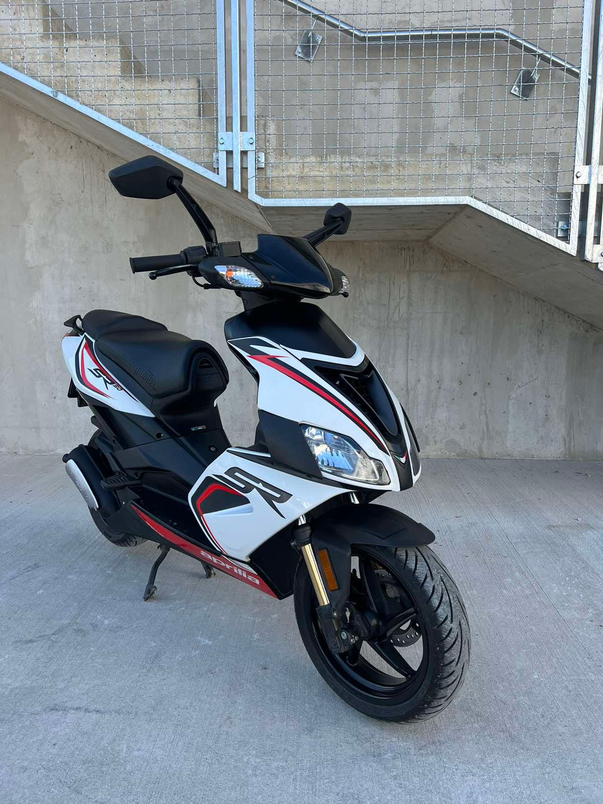 Aprilia SR50 R 2T 25kmh 2016