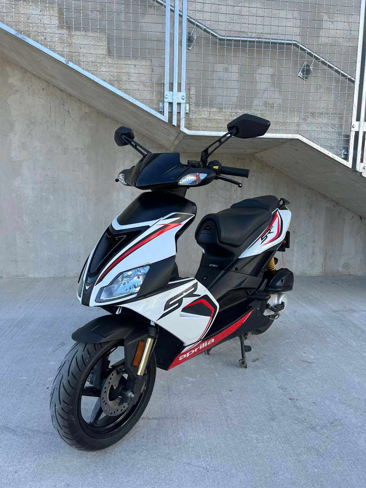 Aprilia SR50 R 2T 25kmh 2016