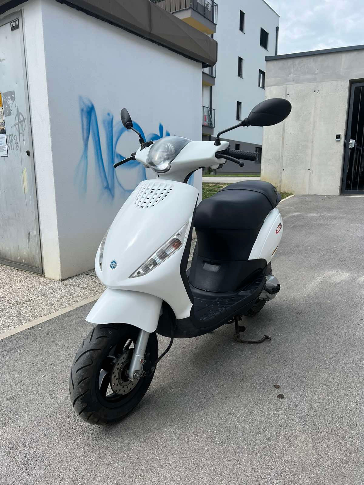 Piaggio ZIP 50 2T 25kmh 2011