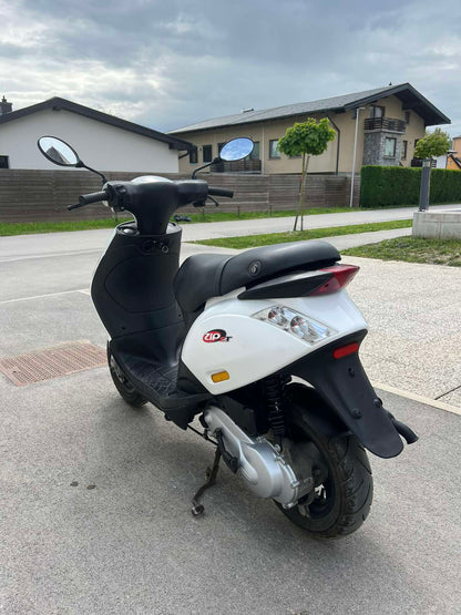 Piaggio ZIP 50 2T 25kmh 2011