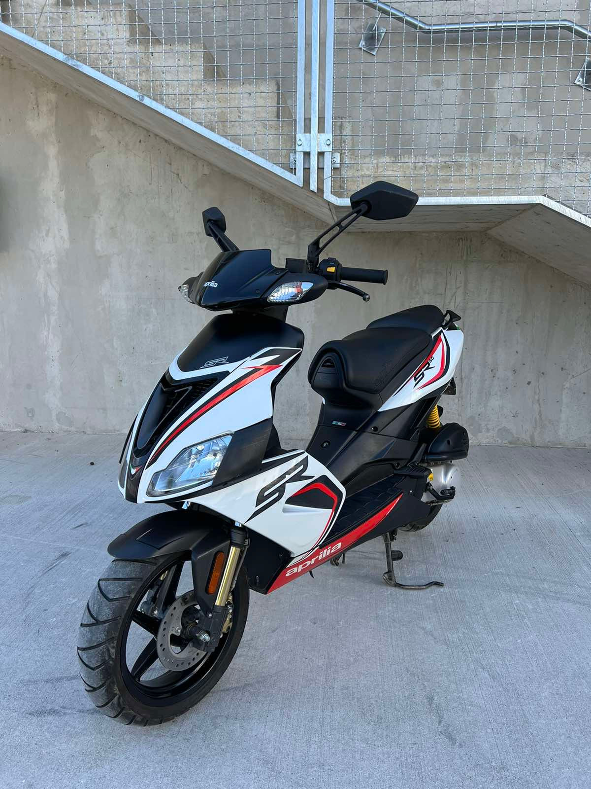 Aprilia SR50R 2T 25kmh 2015
