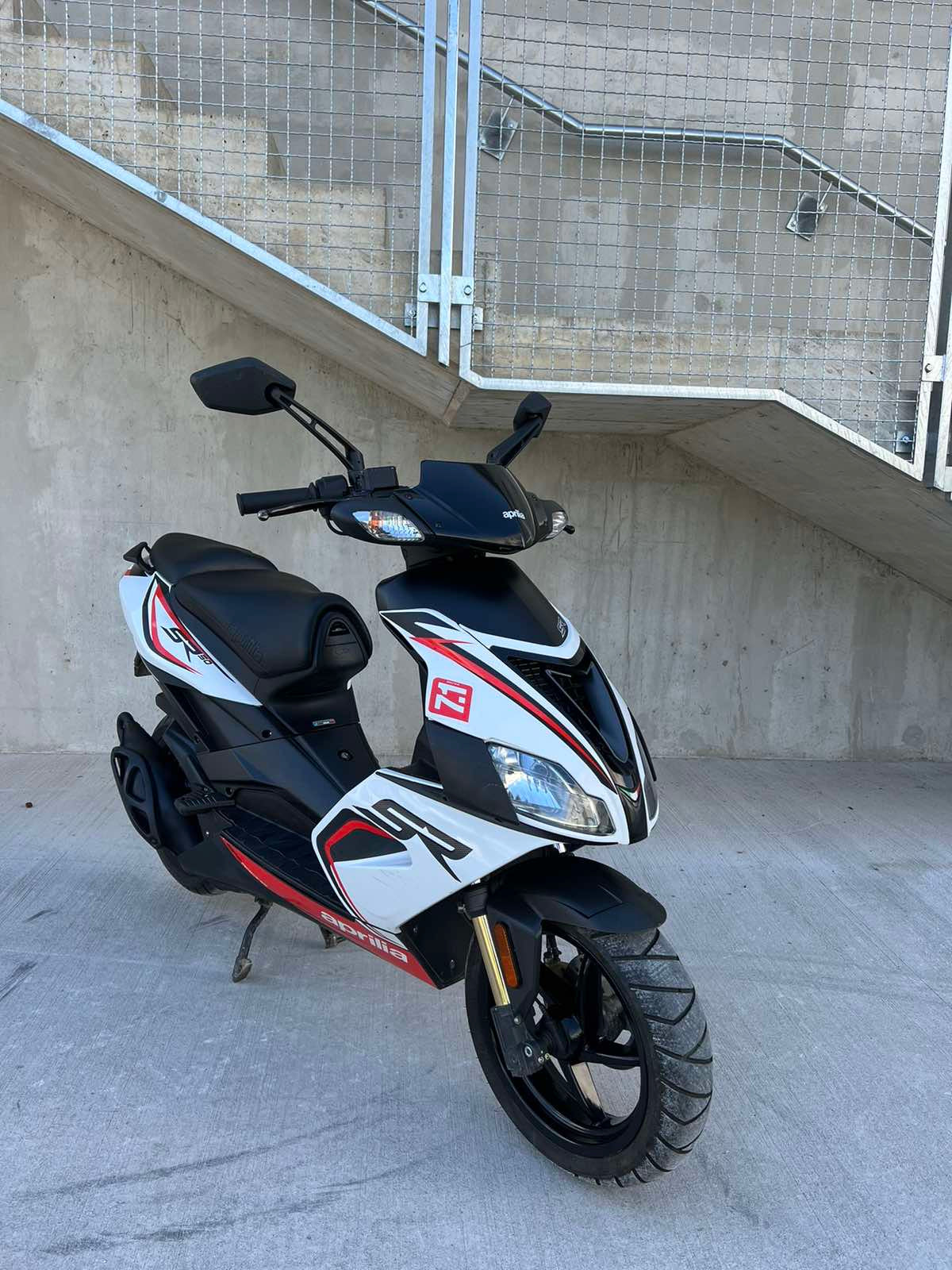 Aprilia SR50R 2T 25kmh 2015