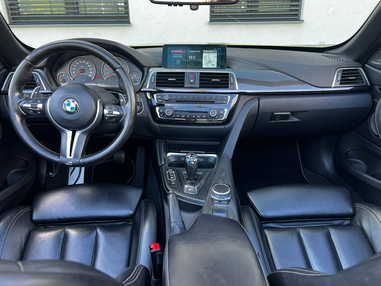 BMW M4 KEYLESS-CARBON-360-HUD-INDIVIDUAL