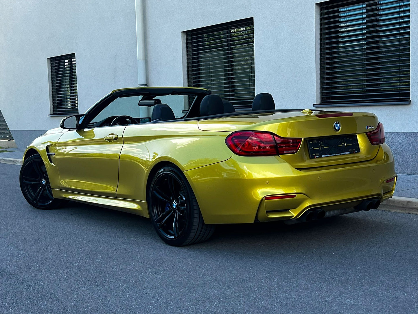 BMW M4 KEYLESS-CARBON-360-HUD-INDIVIDUAL