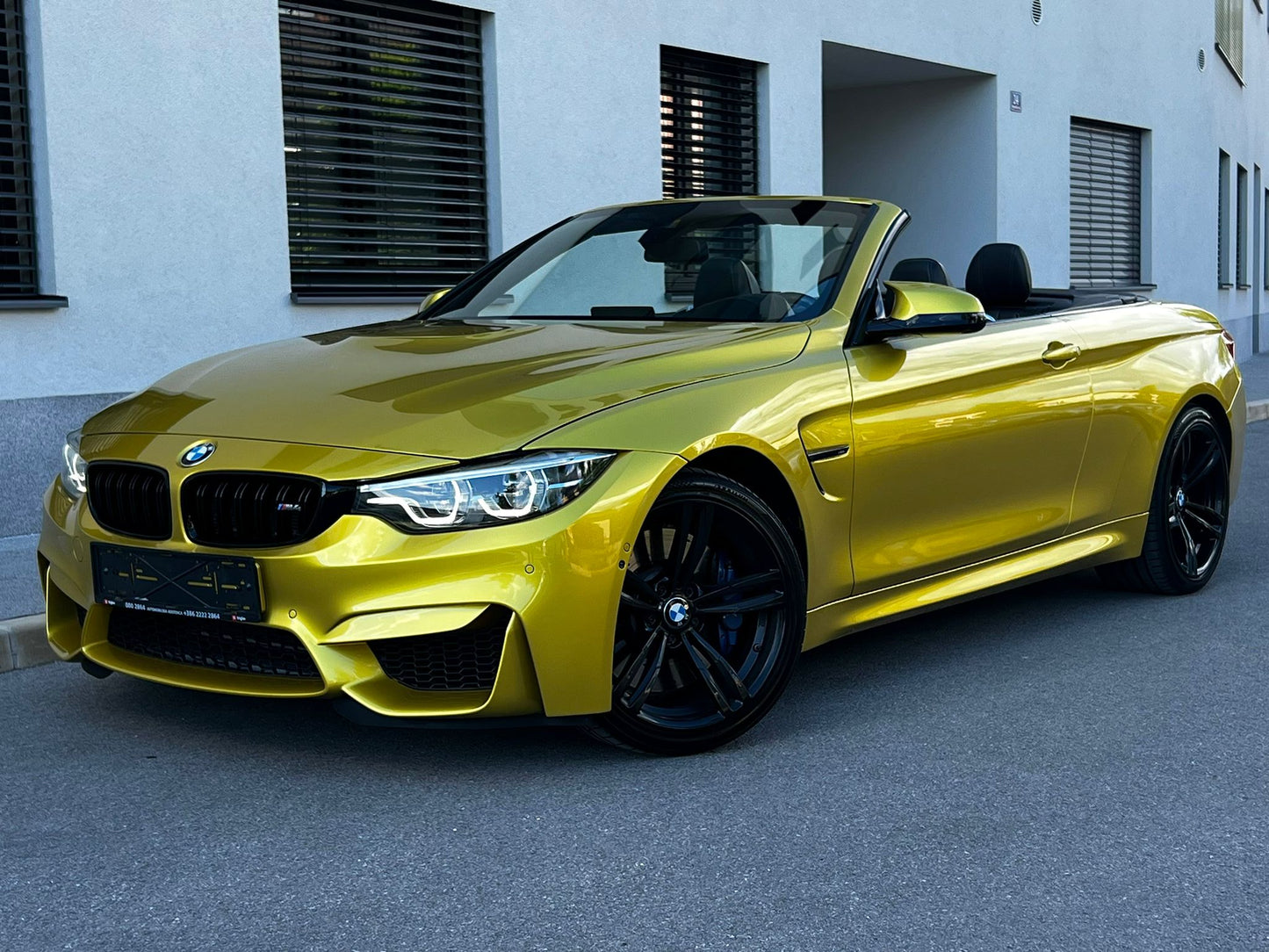 BMW M4 KEYLESS-CARBON-360-HUD-INDIVIDUAL
