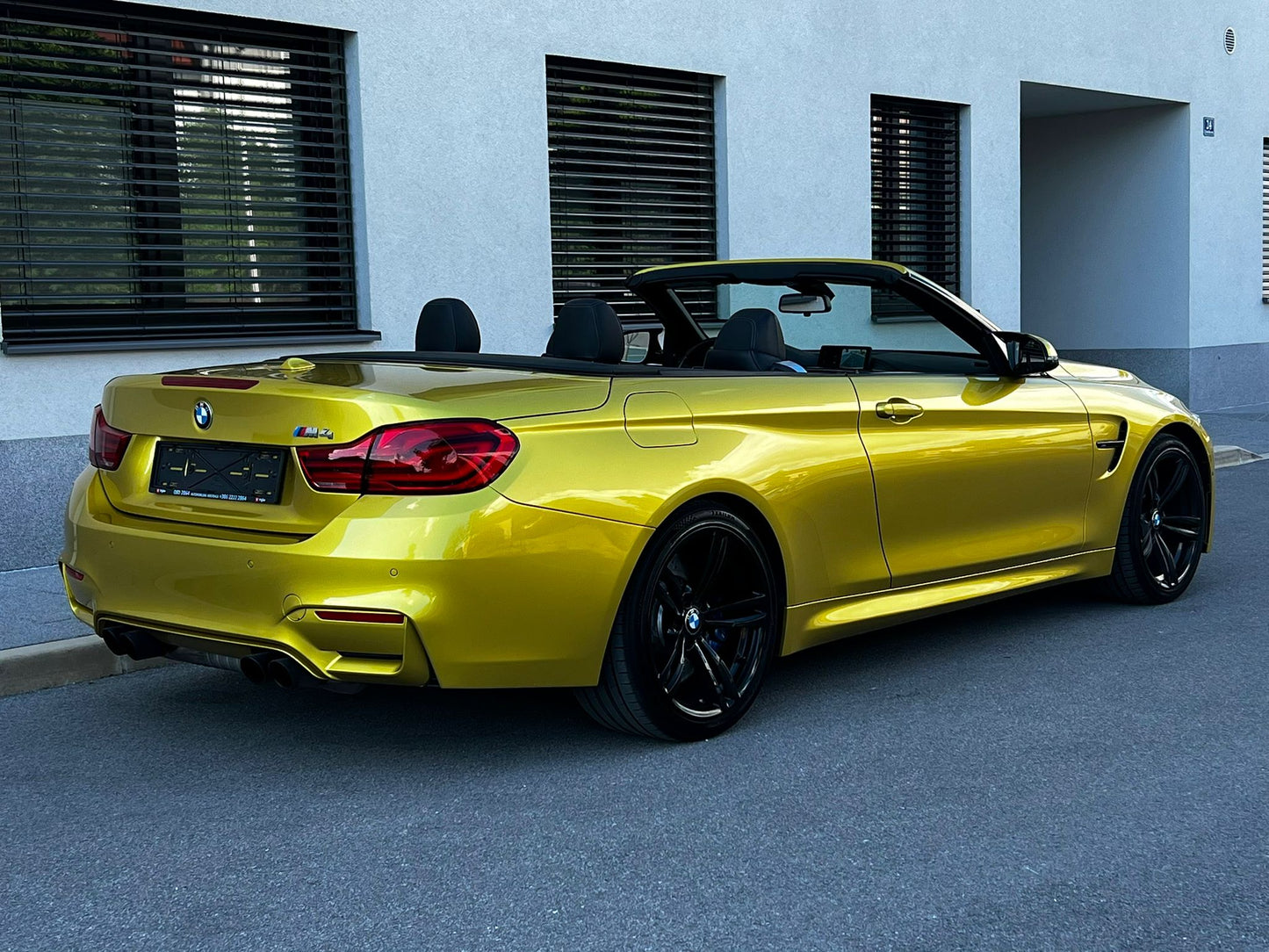 BMW M4 KEYLESS-CARBON-360-HUD-INDIVIDUAL