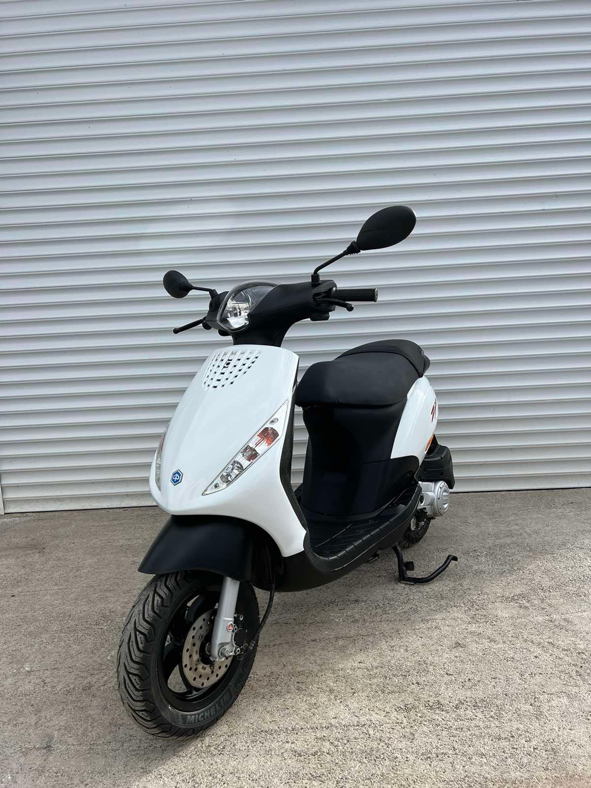 Piaggio ZIP 4T 25KMH