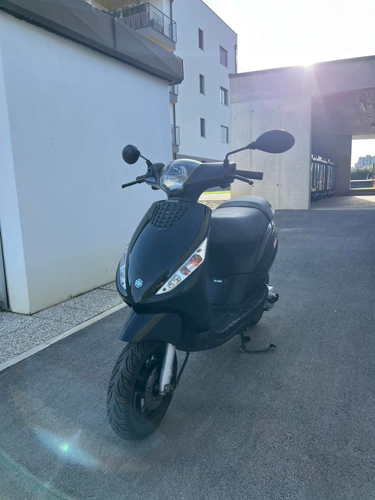 Piaggio ZIP 2T 25kmh črn 2018