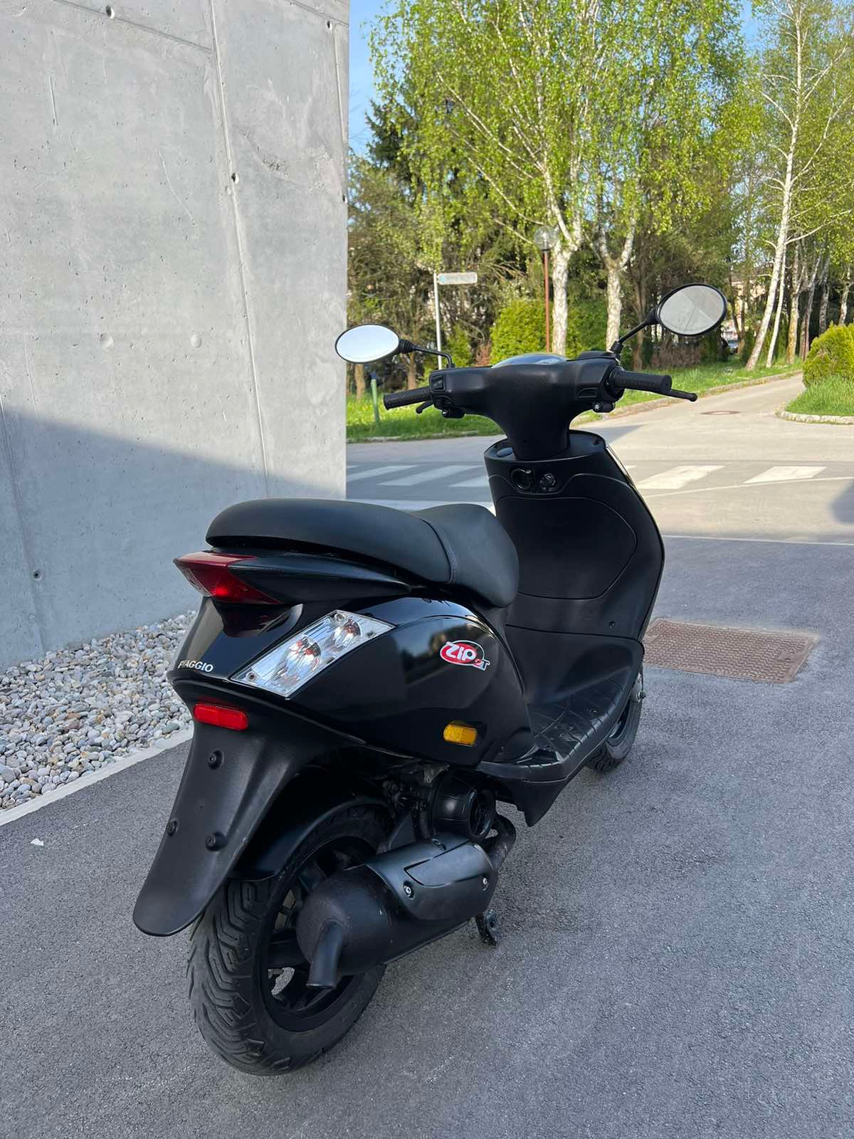 Piaggio ZIP 2T 25kmh črn 2018