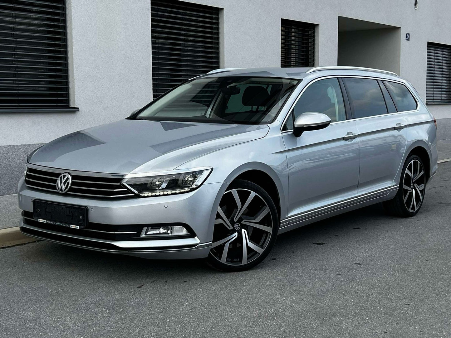 Volkswagen Passat Variant 2.0TDI Hline-FULLED-KAMERA-ACC-NAVI-LIZING TUJCI