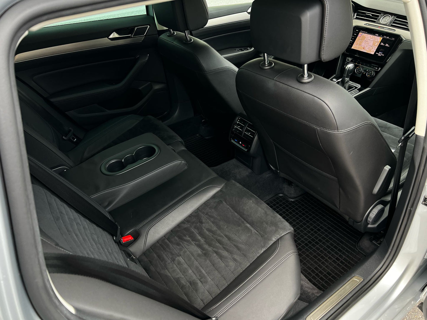 Volkswagen Passat Variant 2.0TDI Hline-FULLED-KAMERA-ACC-NAVI-LIZING TUJCI