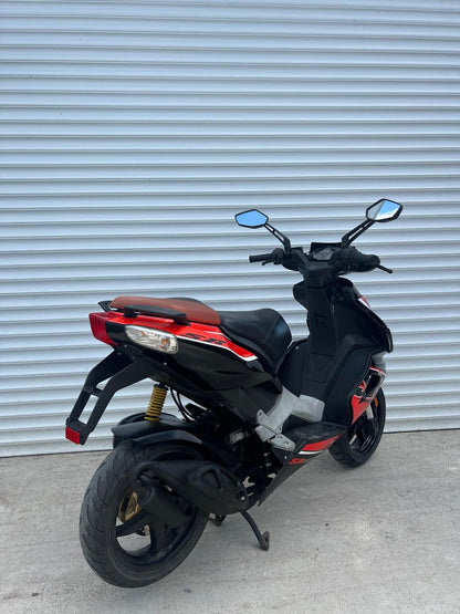 Aprilia SR50 R 2T 25 kmh 2012