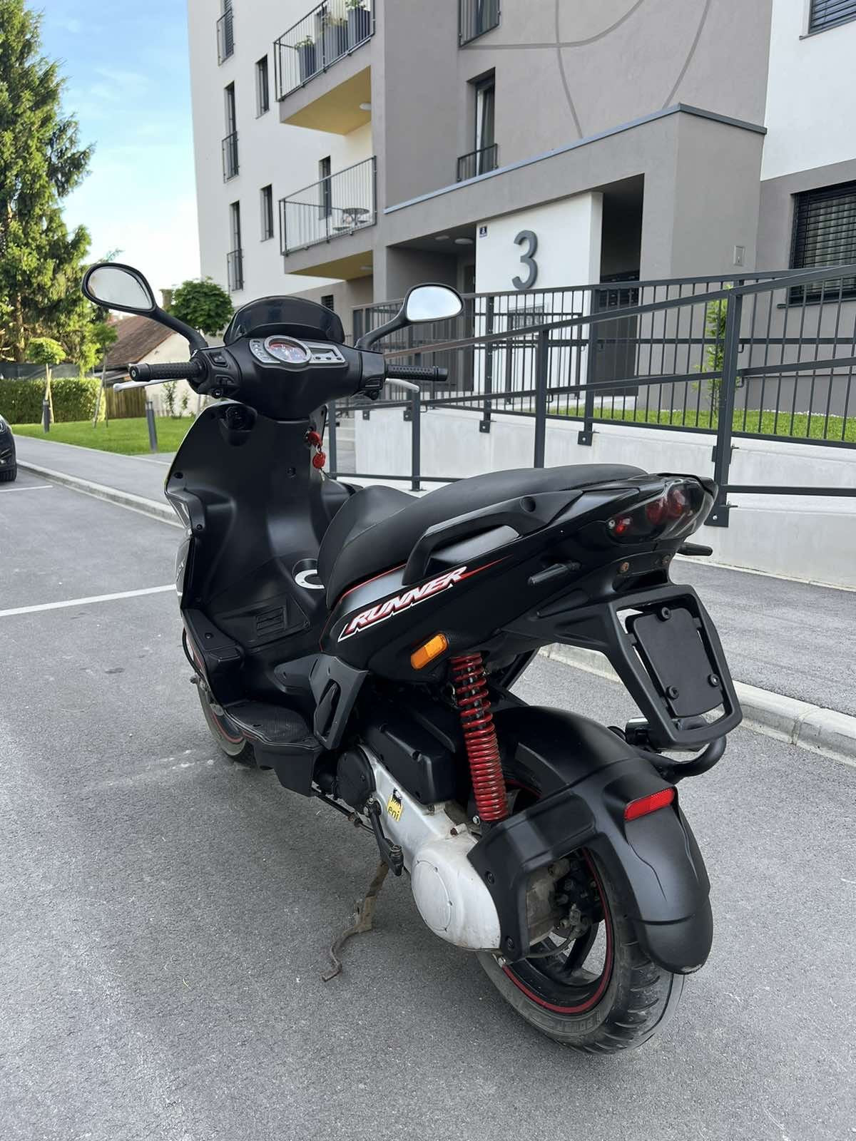 Gilera RUNNER RST50SP 25kmh 2011