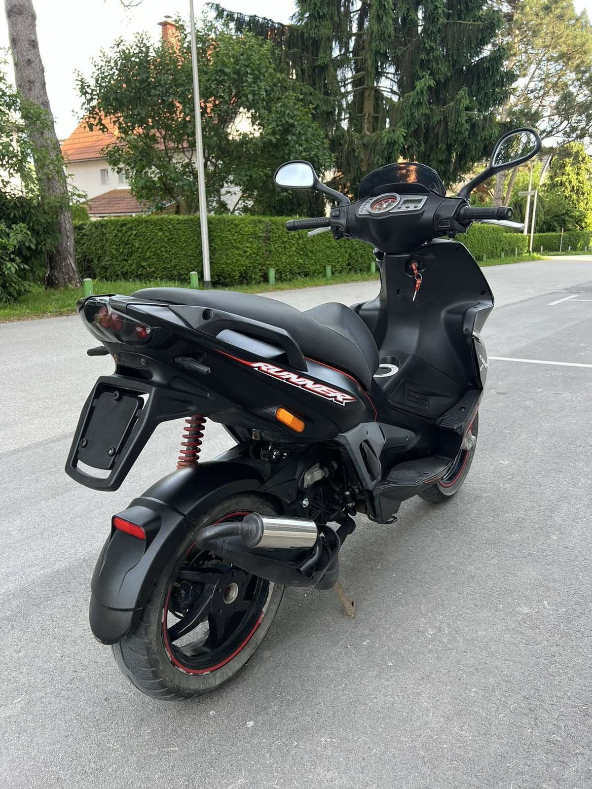 Gilera RUNNER RST50SP 25kmh 2011